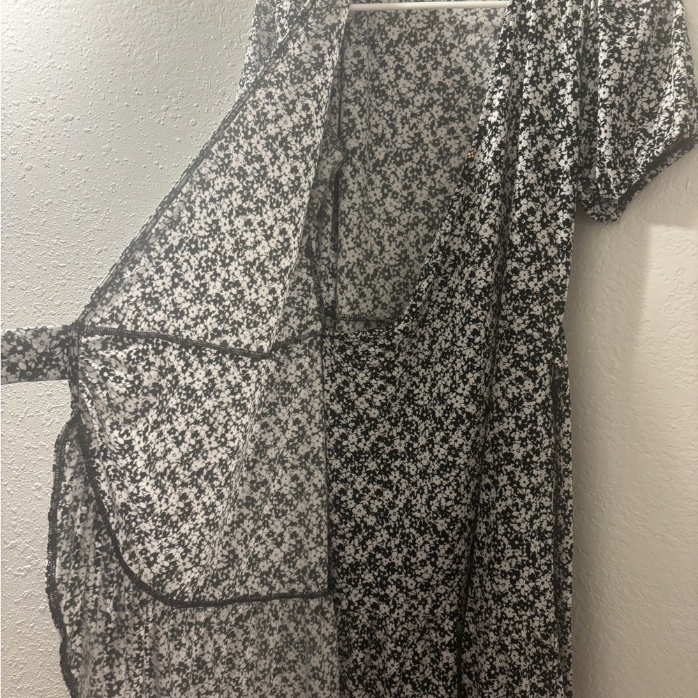Michael Kors Black and White Floral Mini Dress - Picture 8 of 8